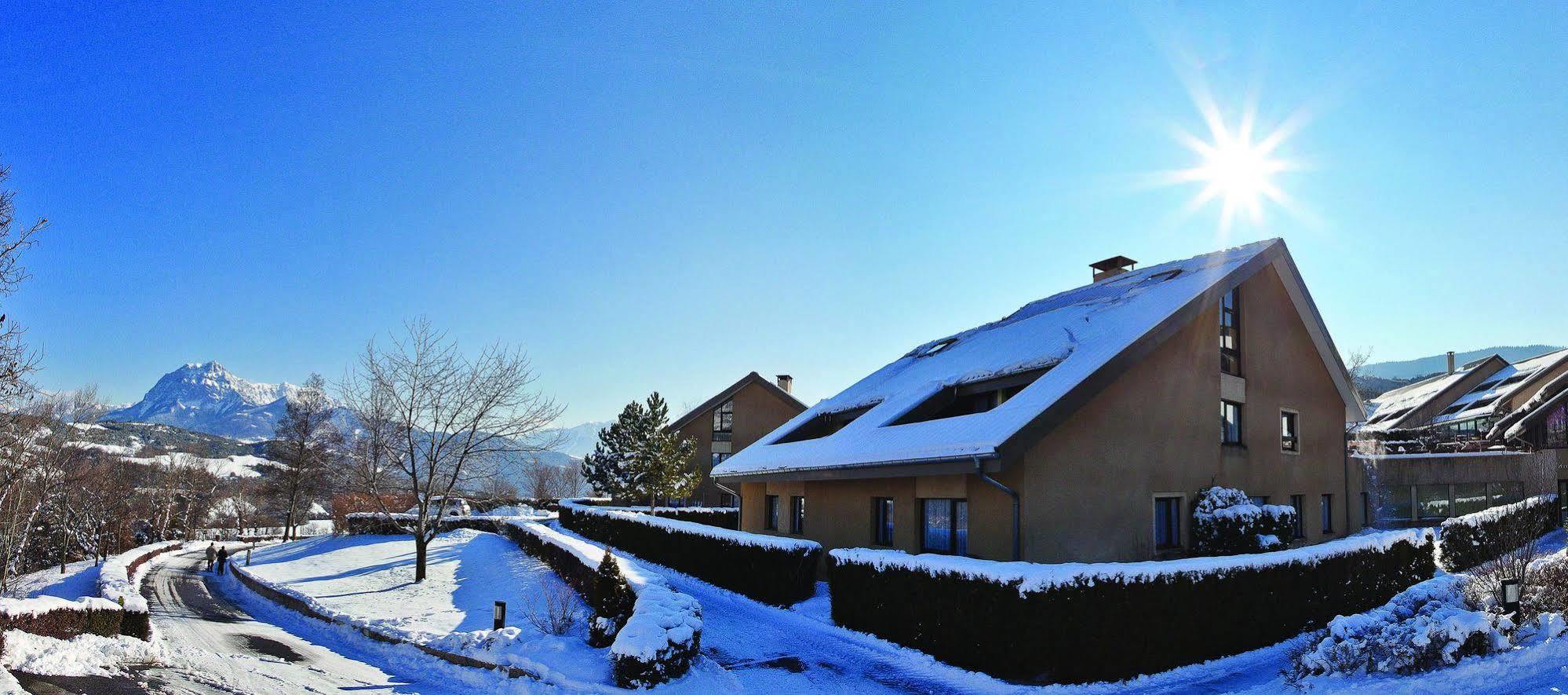 Club Vacances Bleues Les Horizons Du Lac Chorges Exterior photo
